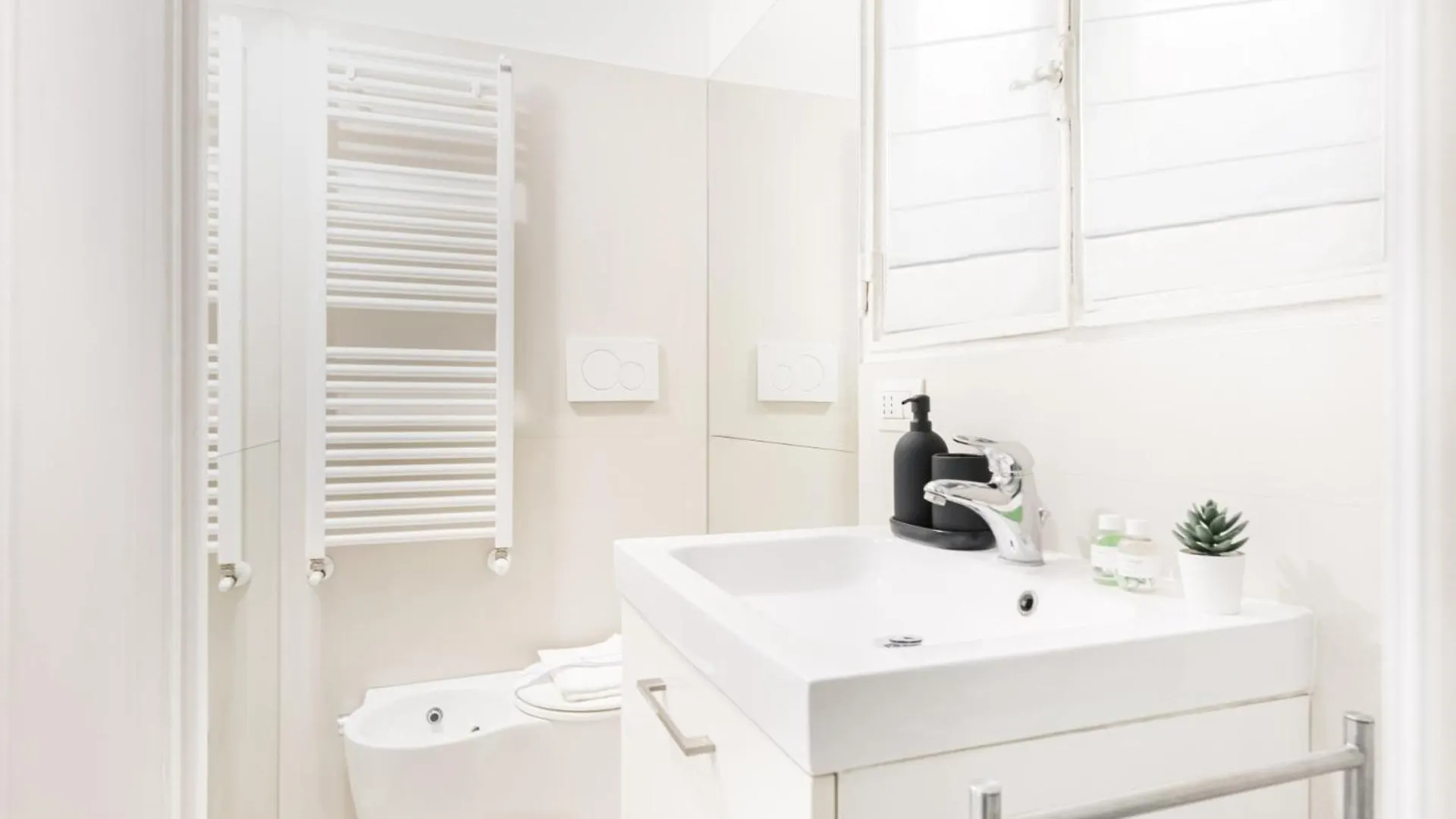 Easylife - Comfort E Stile Vicino A Buenos Aires Milan Italy