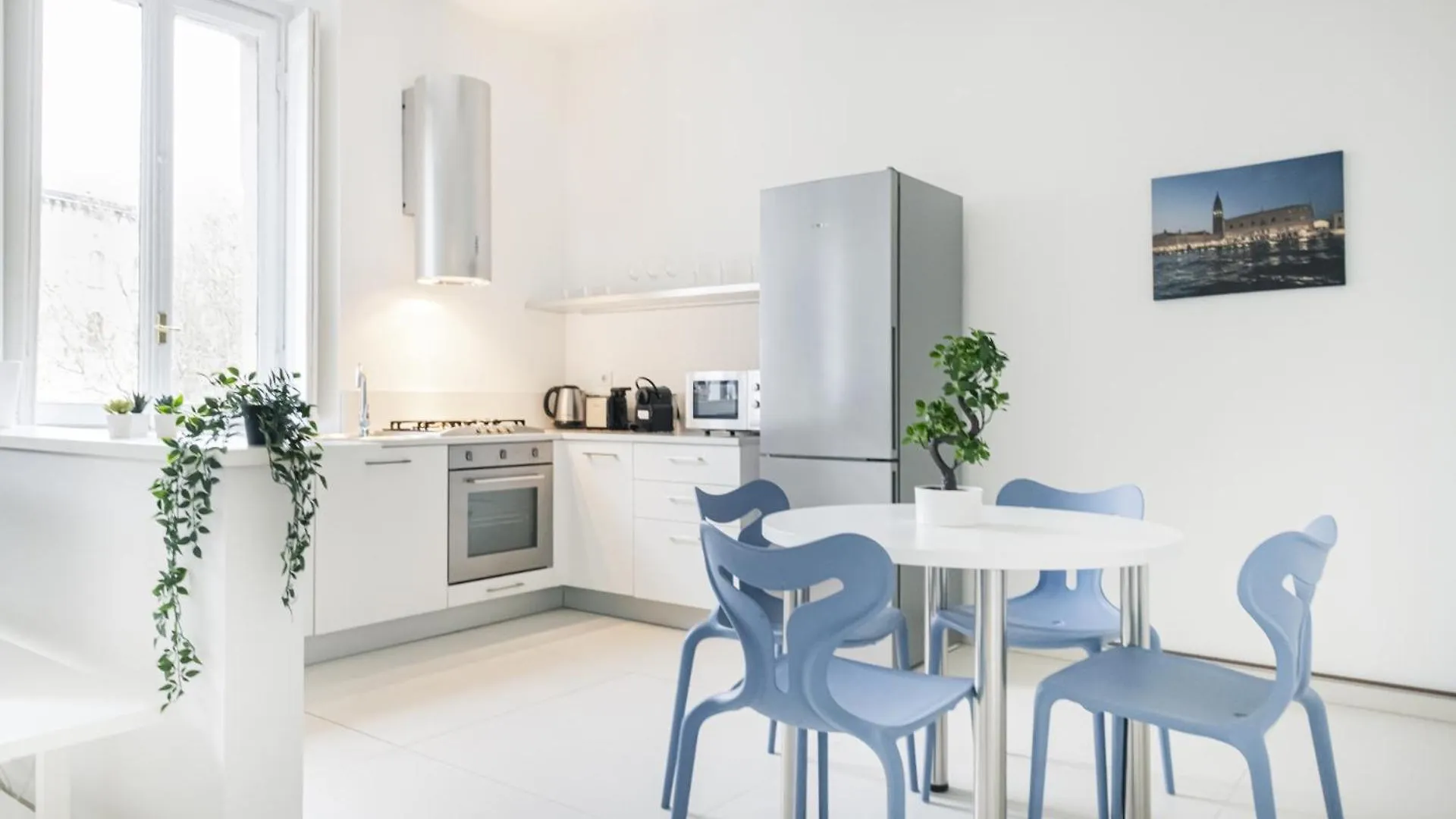 Easylife - Comfort E Stile Vicino A Buenos Aires Milan 0*,  Italy
